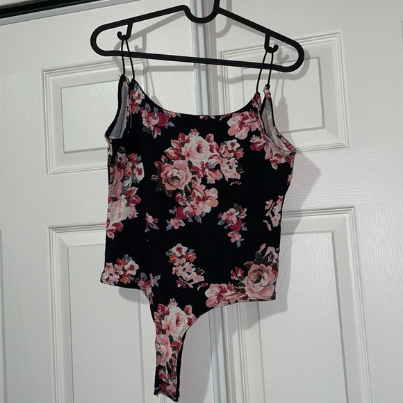 Polly and Esther bodysuit - Picture 1 of 4